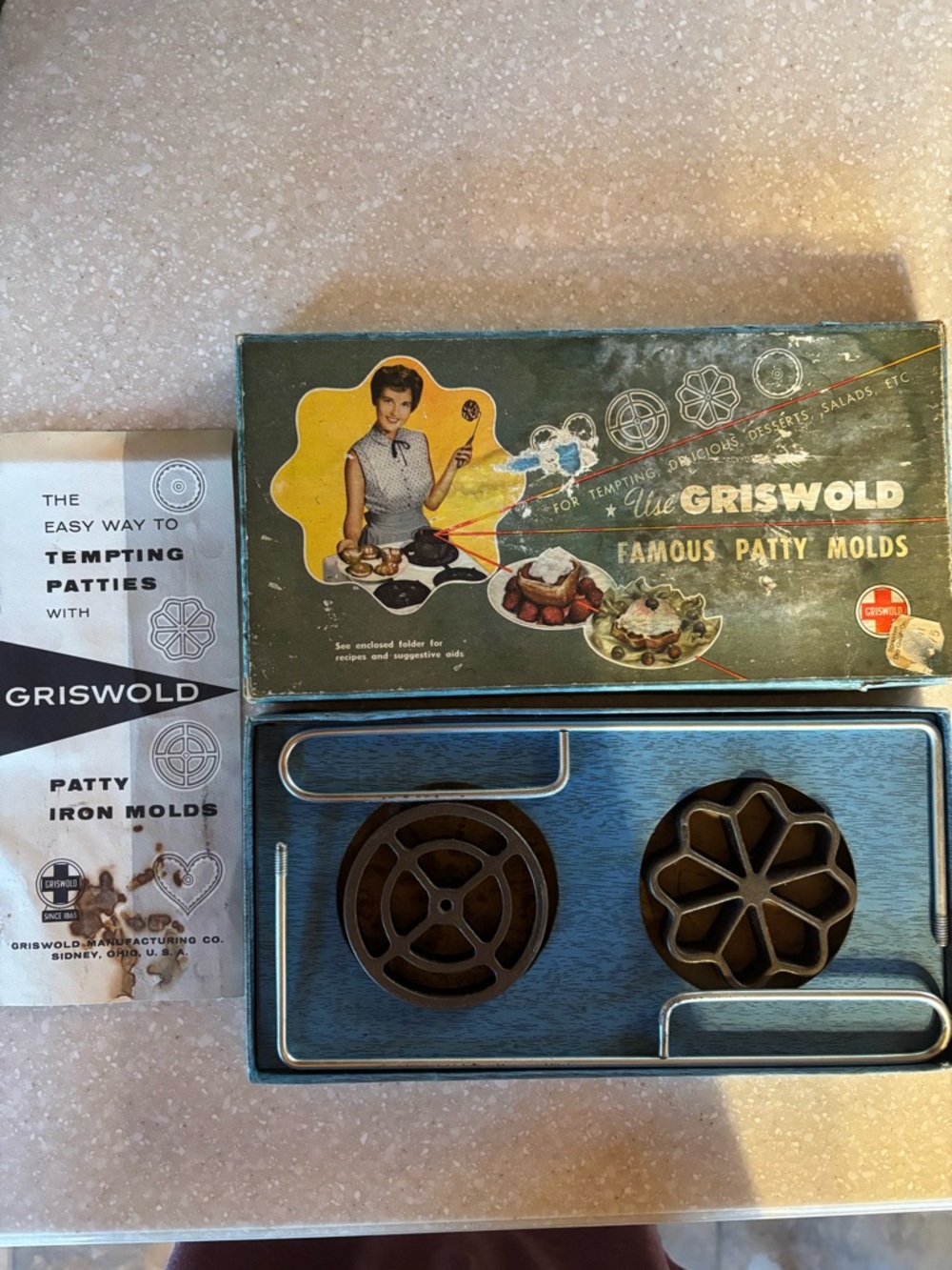 Griswold Famous Patty Molds Set - Brown Cast Iron